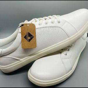 NIB - Men’s Vepose sneakers Sz 10.5